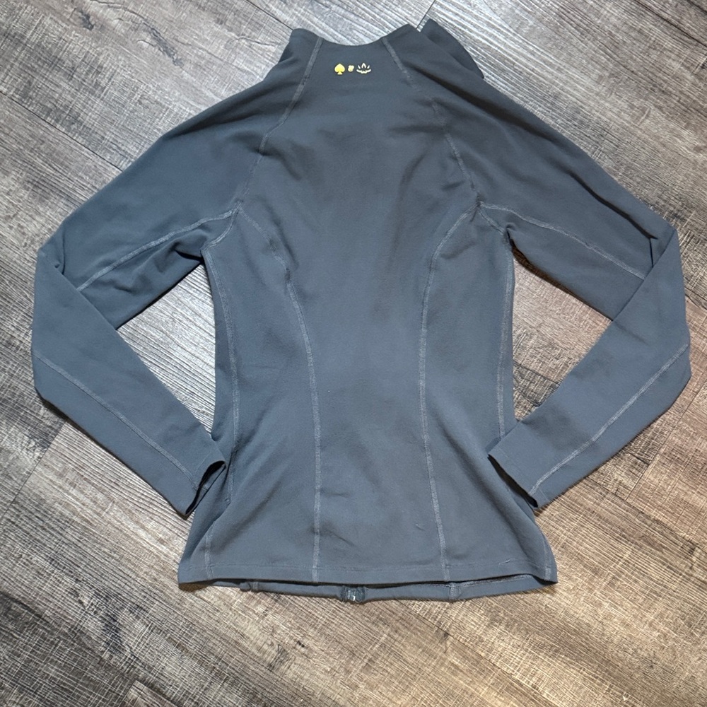 Kate Spade x Beyond Yoga Neck Bow Front Zip Jacket. - Picture 10 of 13